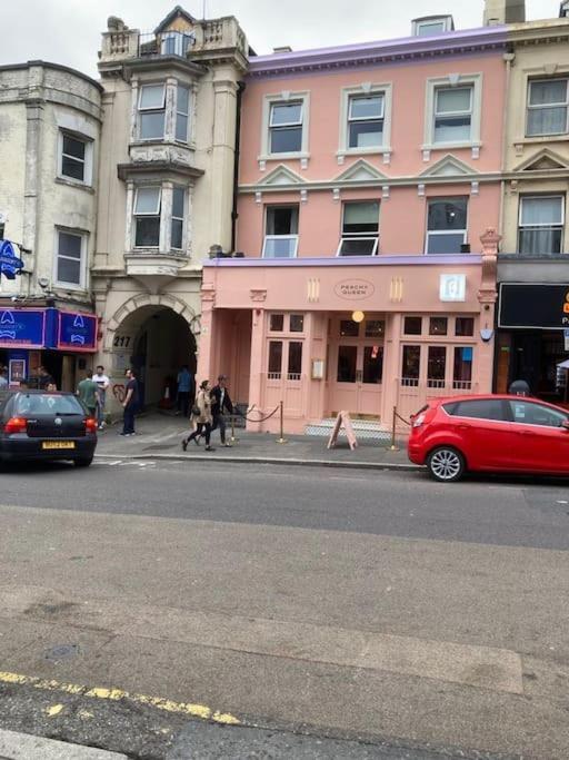 Large, Newly Renovated, Three Bedroom Town Centre Split Level Apartment With Free Parking, Sleeps Seven - Walking Distance To Beach Bournemouth Bagian luar foto